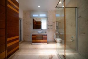 Beachfront Penthouse with 3 Bedrooms & Ocean View - Las Nubes