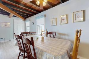 Ocean Front Cottage - Long Beach