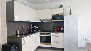 Appartements HIBISCUS - Duplex avec Jardin prive - 6 Pers- Entree Autonome - Wifi & Parking Gratuite : photos des chambres