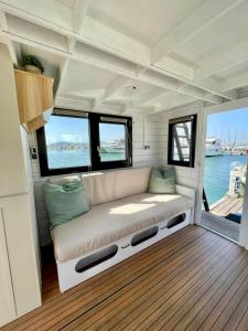 Houseboat BlueSeaDream Dolphin Casetta Galleggiante
