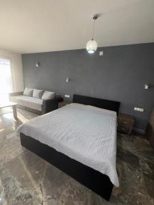 Velestovo panorama house II