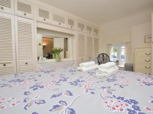 1 Bed in Uploders DC085