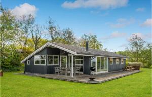 Gorgeous Home In Allingåbro Wi..
