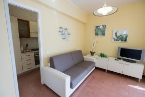 Mae Cosy Apartment - With AC and Near best bea...