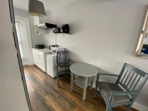 6 New Street Bantry Studio Apartment 2