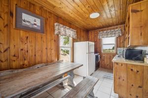 Sleeps More Cozy Lake Access