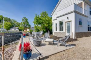 Steps to Buckeye Lake Family-Friendly Home