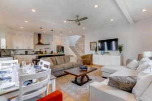 Steps to Buckeye Lake Family-Friendly Home