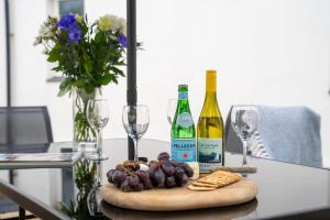 Peaceful house 10 min walk to beach & parking