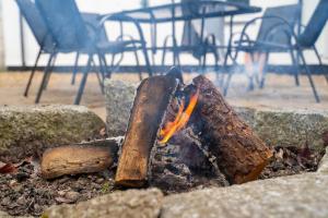 Peaceful house 10 min walk to beach & parking