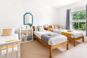 Peaceful house 10 min walk to beach & parking