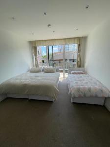 The XL modern retreat