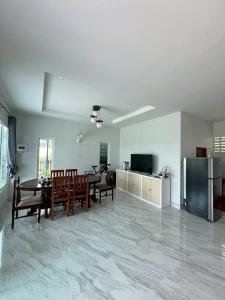 R-Rich Homestay อาริชโฮมสเตย์