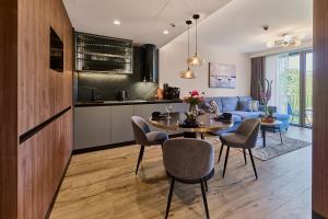 Golden Hour Apartments- Loft H 216