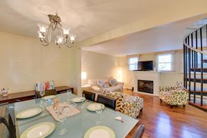 Stroll to Commercial St! Coastal Retreat with Patio