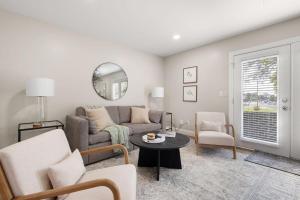 UPDATED 5BR Townhome 5 Min from Notre Dame Perfect for Groups