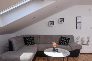 Apartman Lorena - with sea view near Old Town