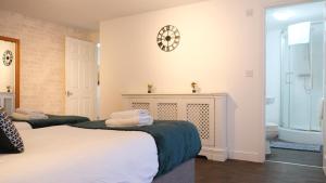 Central BEDFORD CONTRACTOR Stay - Free Parking & Garden!