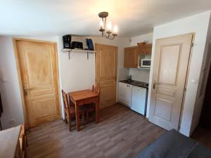 Appartements Residence Neige Et Golf - Petit studio cosy sans balcon expose Nord mais en front de neige ! MAE-8854 : photos des chambres