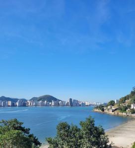 Casa na Prainha com banheira,30m do acesso à praia