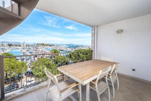 ROOFTOP -Vue port, 4 pers, climatisé, terrasse, jaccuzi, parking