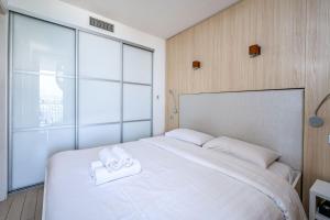 ROOFTOP -Vue port, 4 pers, climatisé, terrasse, jaccuzi, parking