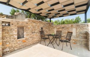 Stunning Home In Postira