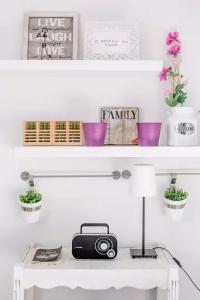 Psirri Artistic Rooftop Apartment with Acropolis View