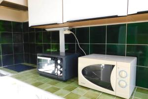 VINTAGE -Cosy nid douillet Vieil Antibes- Idéal couple