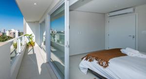 1BR w Stunning City Views Fully Equipped