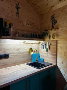 Файна хата 4