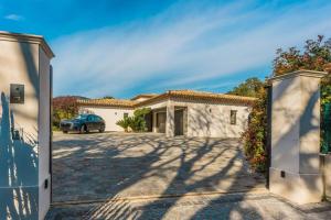 Villa in Le Plan-De La-Tour with Private Terrace and pool