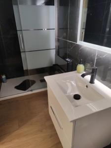 Maisons d'hotes Studio proche Aeroport de Nantes : photos des chambres