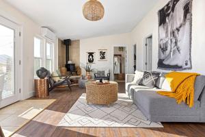 La Casa Fortuna| Hot tub • Cowboy pool • 5 acres