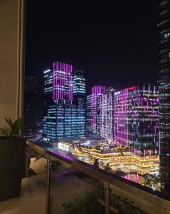 Stylish 1br inside BGC at Uptown Parksuites - 24k