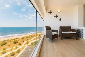 Sunset Oceanfront Studio