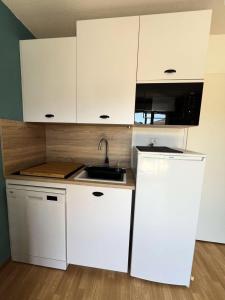Résidence Les Vertmarines - 226 - Appartement tout confort en résidence avec piscine au Verdon sur Mer MAE-9133