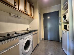 Appartements Residence Le Saint Charles A - Studio idealement bien situe a 50 m des Thermes Chevalley ! MAE-1223 : photos des chambres
