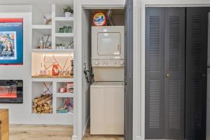 Old City 2 BR-Near Historic Sites-King Bed