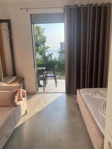 hOTEL EMILY,S
