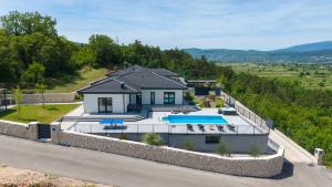 Villa Dalmatia with Sauna, Hot tub, Heated pool