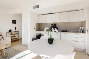 CALYPSO- Superbe perle, Vieil Antibes, wifi, climatisation