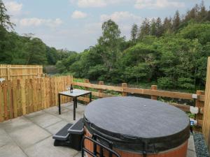 Woof Luxury Family Pod