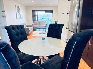 Spanish Charm in the Heart of Century City Stylish Stay Near Canal Walk!