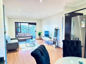 Spanish Charm in the Heart of Century City Stylish Stay Near Canal Walk!