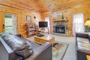 Smokies Cabin on Douglas Lake w/ Resort Pool