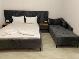 hOTEL EMILY,S