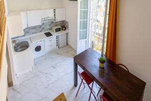 GIOA- Studio avec balcon, place Garibaldi -Paillon