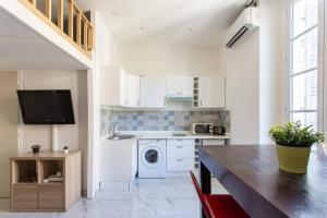 GIOA- Studio avec balcon, place Garibaldi -Paillon