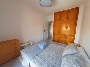 Alquilaencanarias-Medano Galte, terrace and beach